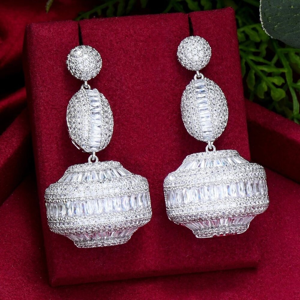 New Vintage Style Ball Earrings Scalloped Ginkgo Biloba